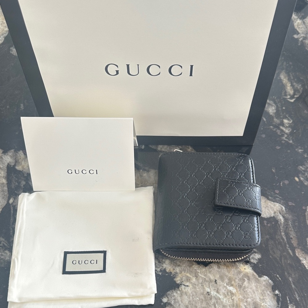 Gucci Black Embossed Leather Wallet - Picture 1 of 5